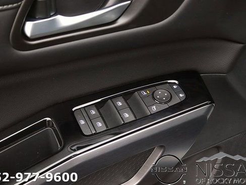 New 2026 Nissan Pathfinder SL w/ SL Premium Package AWD/4WD image 11