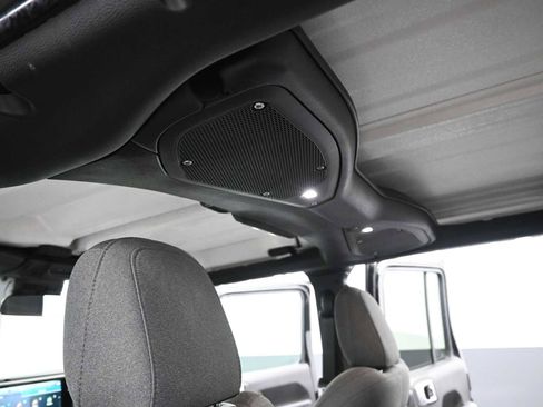 Used 2024 Jeep Wrangler Unlimited Rubicon image 26