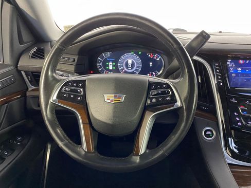 Used 2020 Cadillac Escalade Luxury image 13