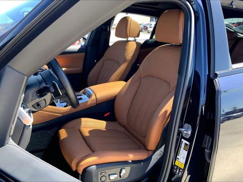 Certified 2023 BMW X6 M50i w/ Executive Package image 7
