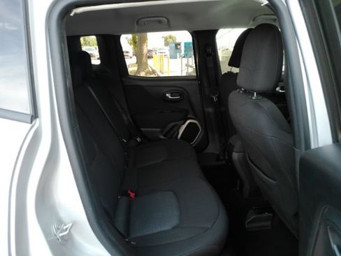 Used 2017 Jeep Renegade Latitude w/ Cold Weather Group AWD/4WD image 20