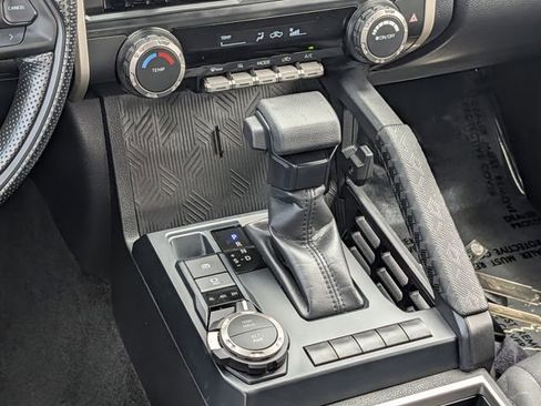 Used 2025 Toyota Tacoma SR5 AWD/4WD image 14