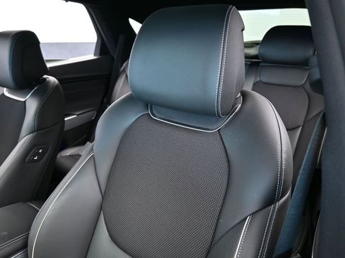 Used 2024 Genesis GV70 2.5T w/ Sport Prestige Package image 17