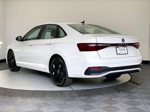New 2026 Volkswagen Jetta SE FWD image 2