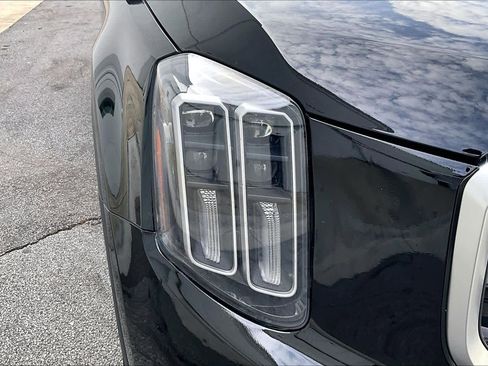 Used 2023 Kia Telluride S image 25