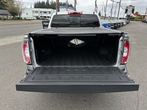Used 2016 GMC Canyon SLT image 8