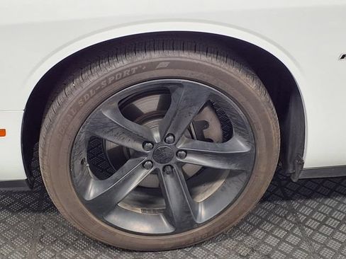 Used 2017 Dodge Challenger R/T RWD image 11