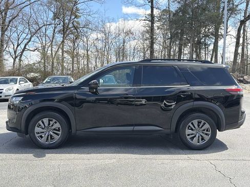 Used 2025 Nissan Pathfinder SV AWD/4WD image 25