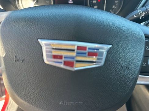 Used 2020 Cadillac XT4 Premium Luxury w/ Technology Package FWD image 23