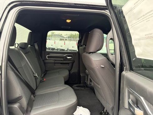 New 2026 RAM 3500 Big Horn AWD/4WD image 31