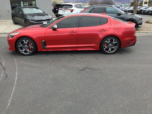 Used 2018 Kia Stinger GT2 image 3