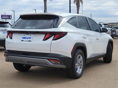 New 2026 Hyundai Tucson SE image 4