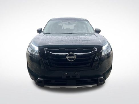 Certified 2024 Nissan Pathfinder Platinum w/ Black Appearance Package AWD/4WD image 2