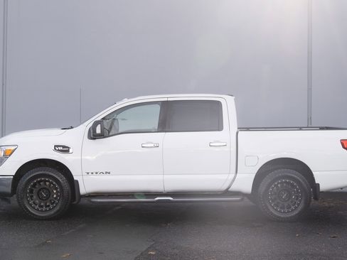 Used 2017 Nissan Titan S image 24