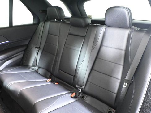 Used 2021 Mercedes-Benz GLE 450 4MATIC image 4