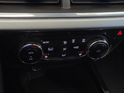 Used 2025 Chevrolet Trax LT w/ LT Convenience Package FWD image 20