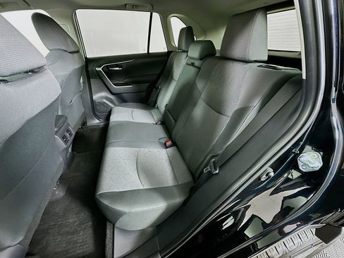 Used 2025 Toyota RAV4 XLE w/ Convenience Package image 24