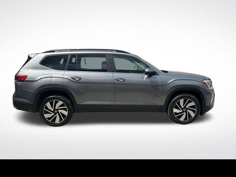 Used 2025 Volkswagen Atlas SE FWD image 19
