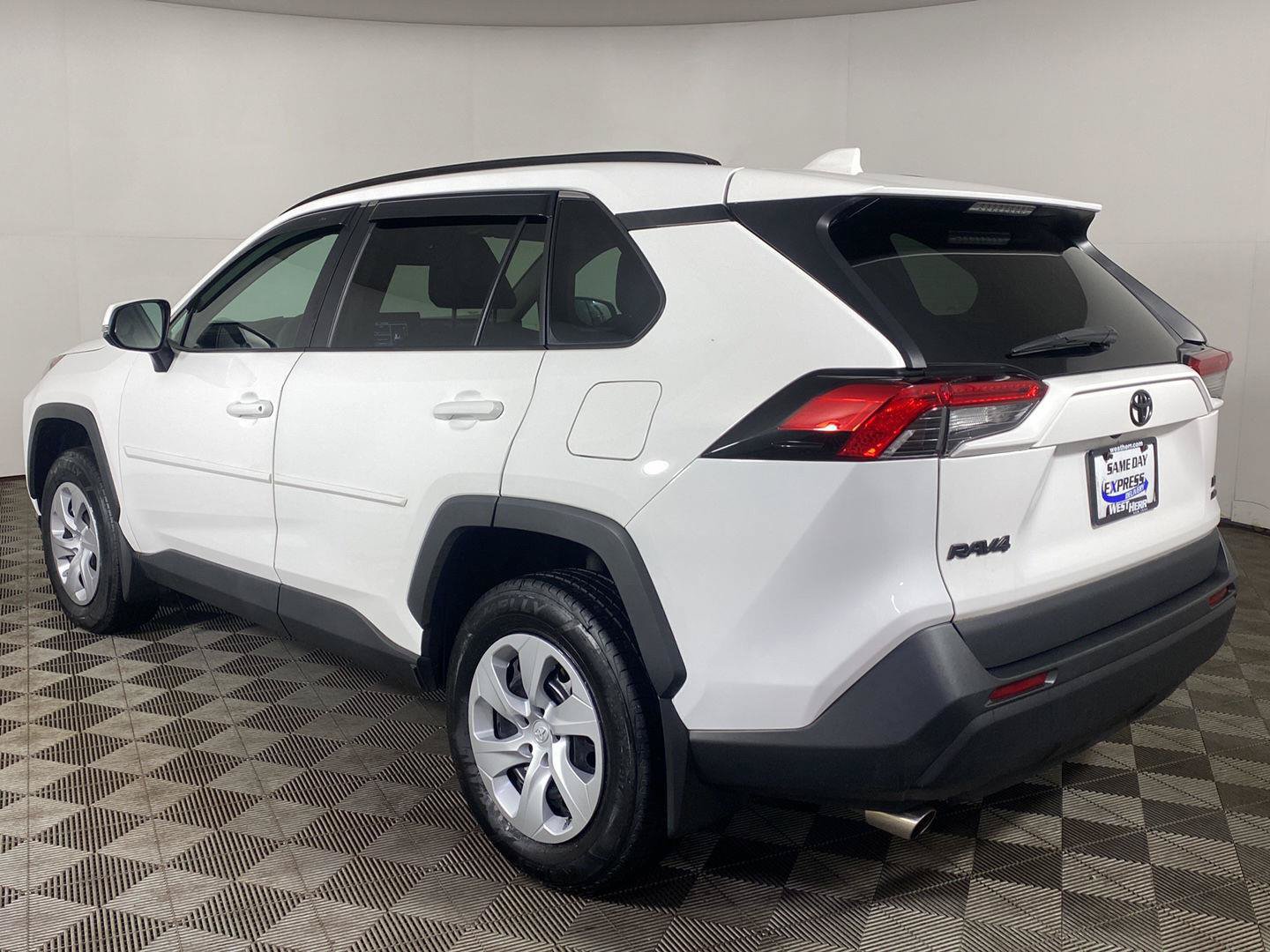 Used 2020 Toyota RAV4 LE w/ All Weather Liner Package AWD/4WD image 5