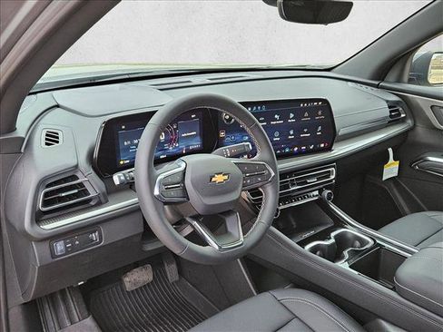 New 2026 Chevrolet Traverse LT w/ Driver Confidence Package image 3