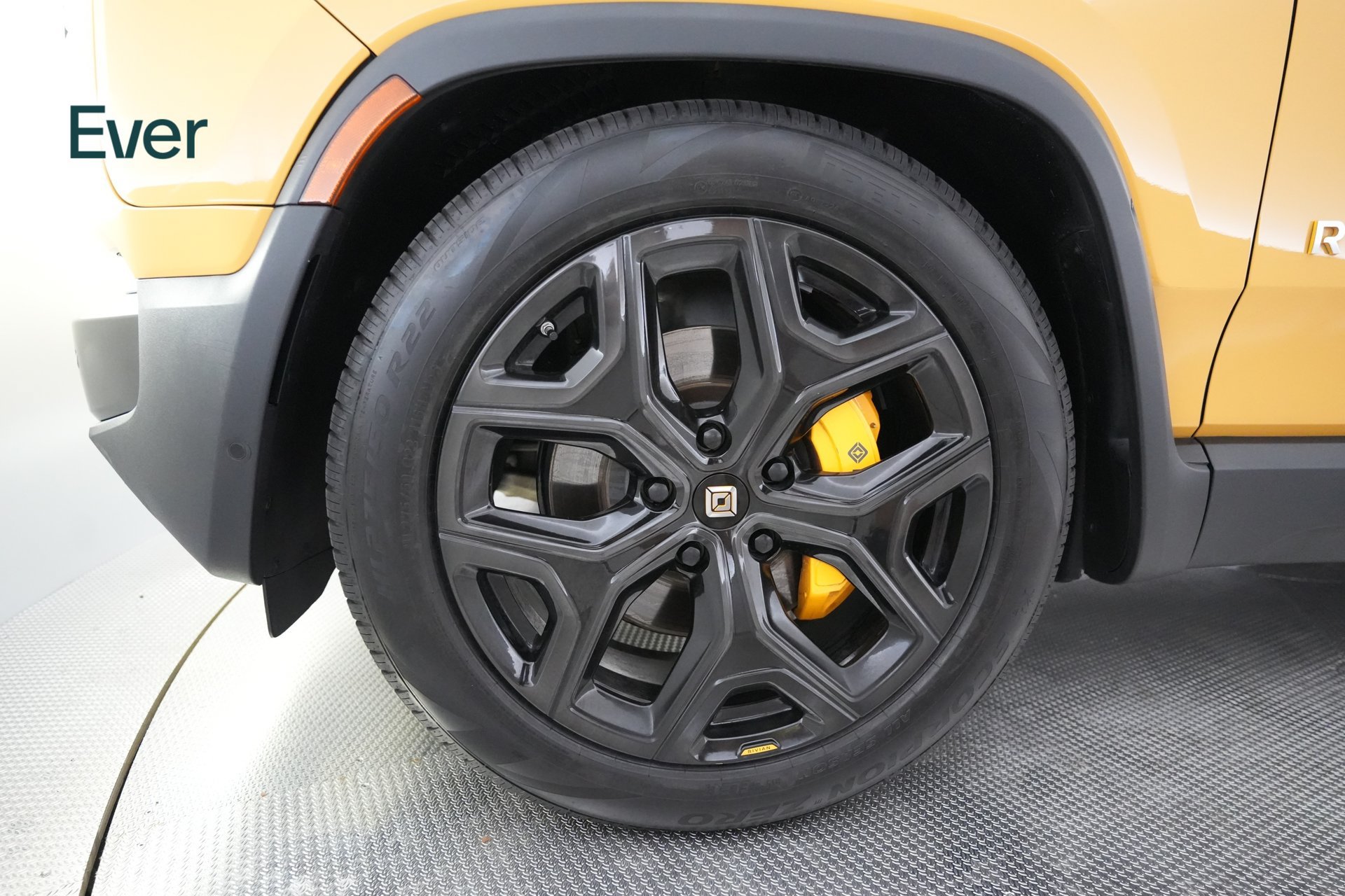 Used 2023 Rivian R1S Adventure Quad AWD/4WD image 20