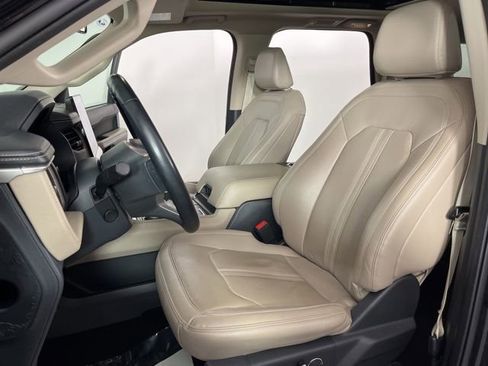Used 2024 Ford Expedition Max Limited image 18