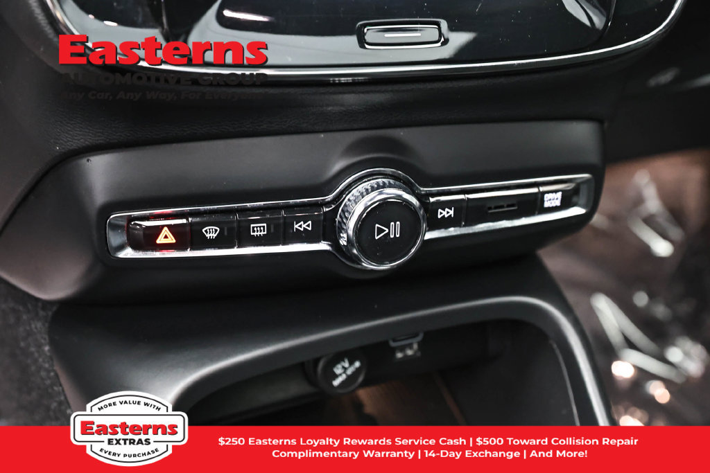 Used 2020 Volvo XC40 T5 R-Design AWD/4WD image 20