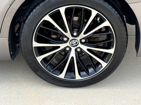 Used 2018 Toyota Camry SE FWD image 10