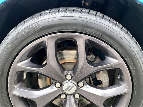 Used 2019 Dodge Challenger SXT w/ Plus Package image 9