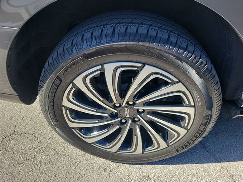 Used 2025 Lincoln Navigator Black Label image 13