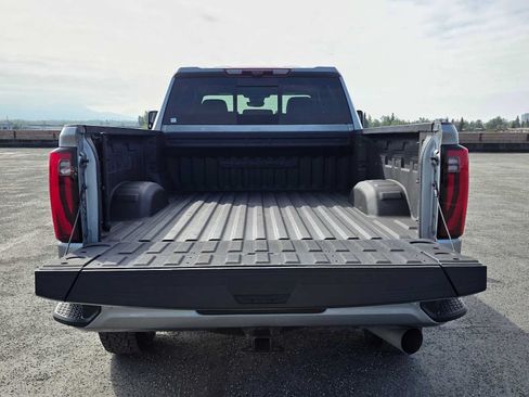 Used 2024 GMC Sierra 2500 Denali w/ Denali Reserve Package AWD/4WD image 13