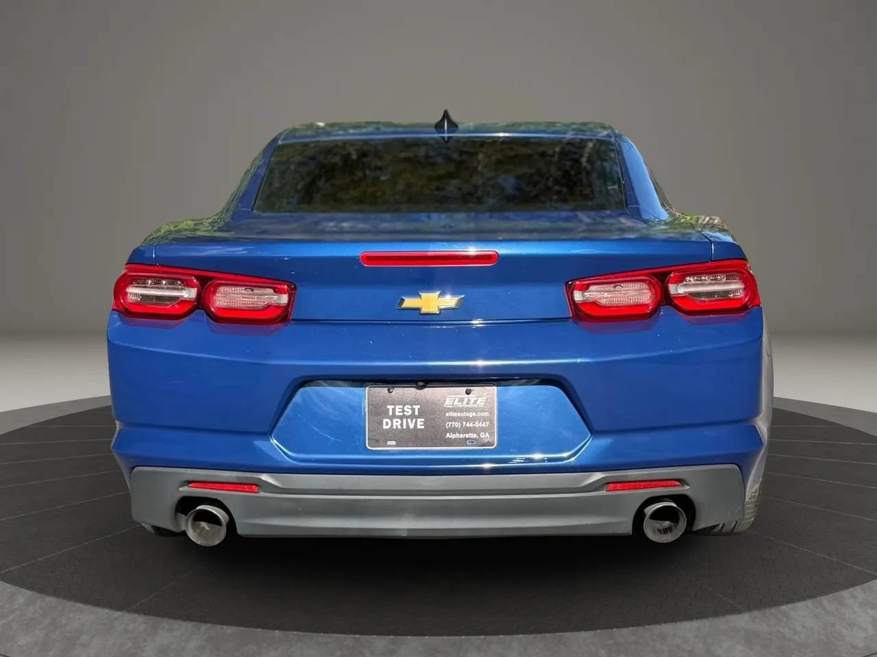 Used 2021 Chevrolet Camaro LT w/ Technology Package RWD image 5