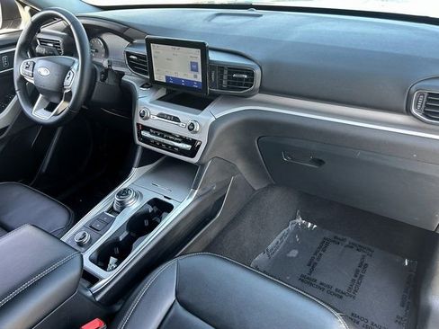 Used 2024 Ford Explorer XLT w/ Equipment Group 202A image 36