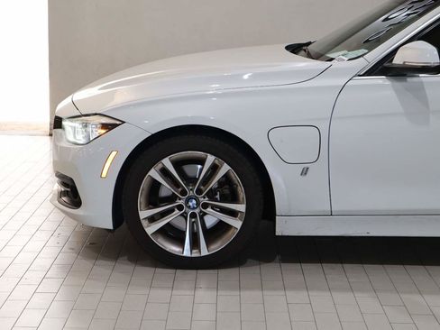 Used 2018 BMW 330e RWD image 4
