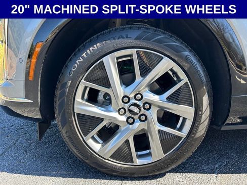 Used 2025 Cadillac Optiq Luxury 1 AWD/4WD image 8