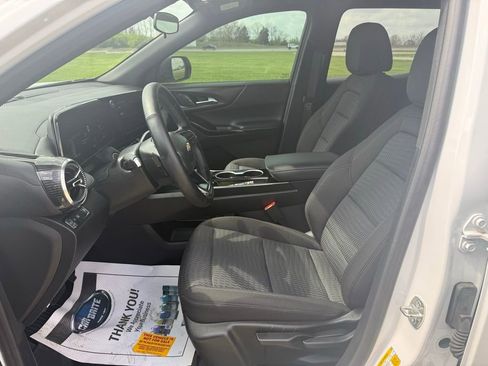 Used 2025 Chevrolet Equinox LT image 28