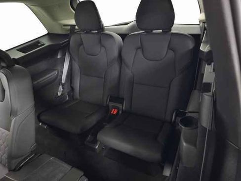 Certified 2025 Volvo XC90 B6 Plus image 40