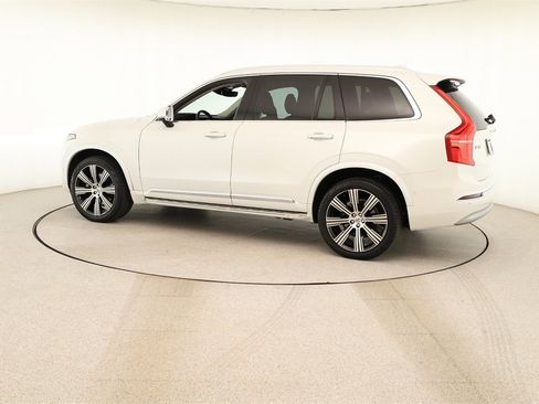 Used 2022 Volvo XC90 T6 Inscription w/ Advanced Package image 3