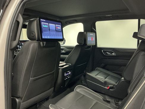 Used 2022 GMC Yukon XL SLT w/ SLT Premium Package AWD/4WD image 26