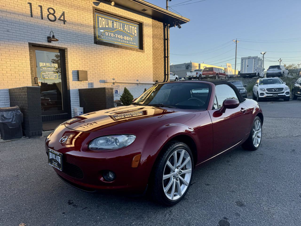Used 2007 MAZDA MX-5 Miata Touring w/ Suspension Pkg RWD image 2