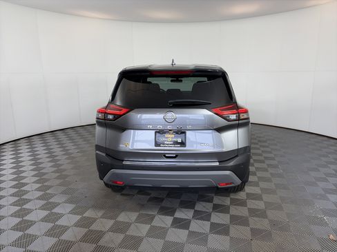 Used 2023 Nissan Rogue SV image 9