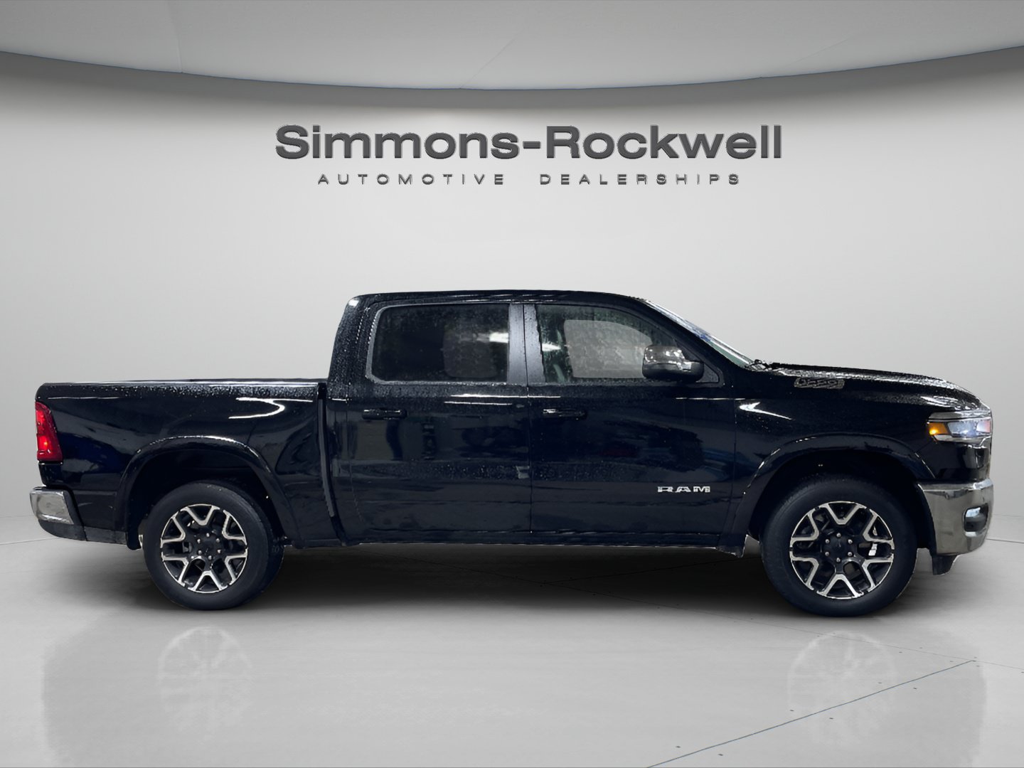Used 2026 RAM 1500 Laramie AWD/4WD image 6