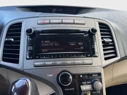 Used 2010 Toyota Venza AWD image 17