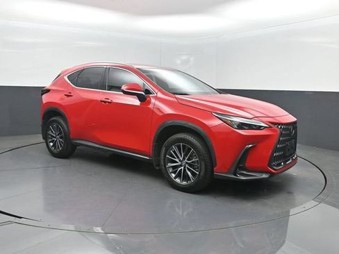 Used 2024 Lexus NX 250 FWD w/ Towing Package (2000 Lbs) image 38