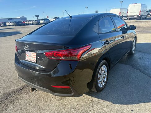 Used 2019 Hyundai Accent SE image 3