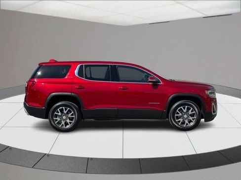 Used 2023 GMC Acadia SLE FWD image 2