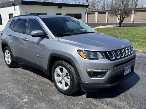 Used 2019 Jeep Compass Latitude w/ Popular Equipment Group image 4