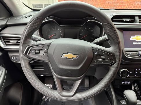 Used 2021 Chevrolet TrailBlazer LT w/ Driver Confidence Package image 14
