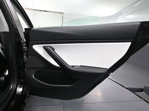 Used 2018 Tesla Model 3 Long Range AWD/4WD image 38