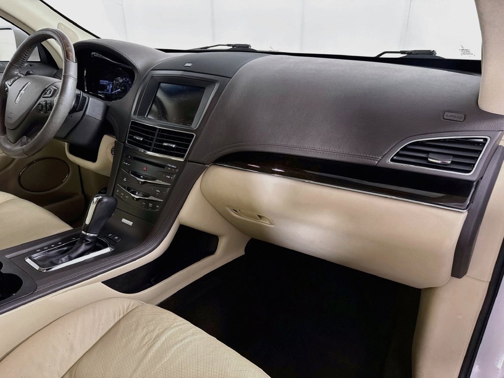 Used 2019 Lincoln MKT AWD image 37